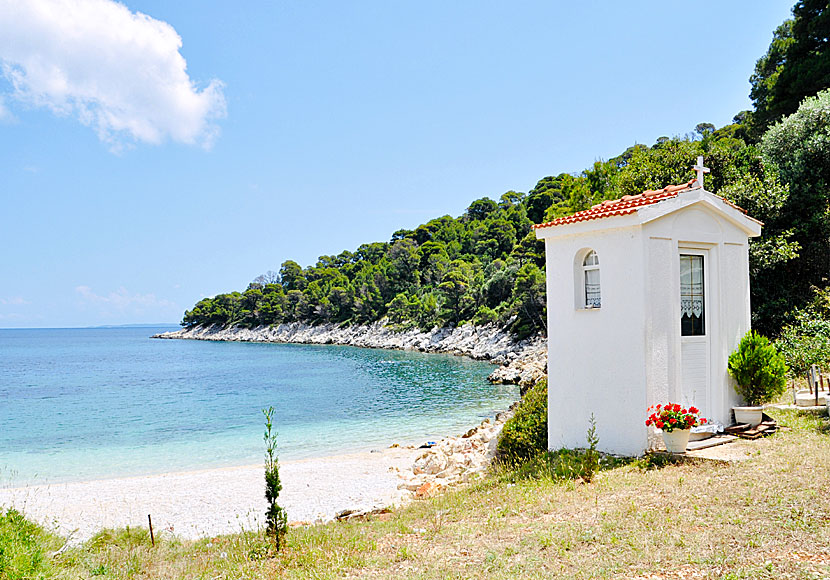 Leftos Gialos beach is one of the best beaches on Alonissos.