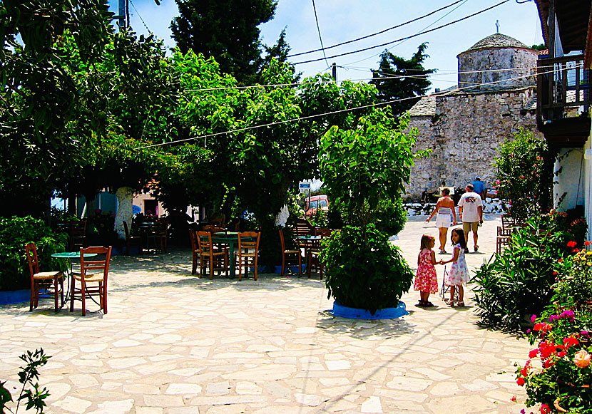 In the main square of Chora there are several taverns and cafes.