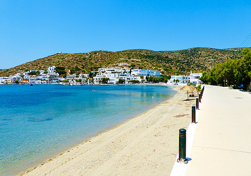 The beach in Katapola on Amorgos.