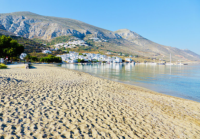 The sandy beach in Aegiali on Amorgos.