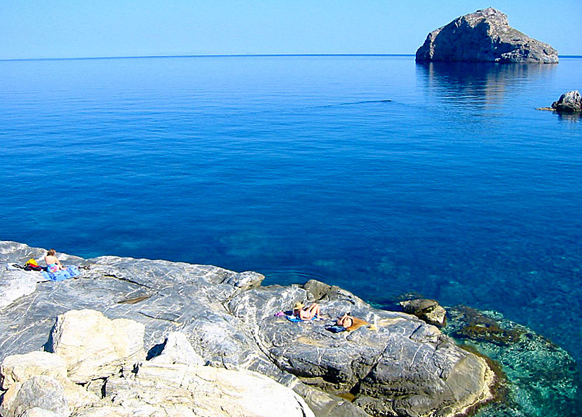 The wonderful bathing rocks at Agia Anna beach.