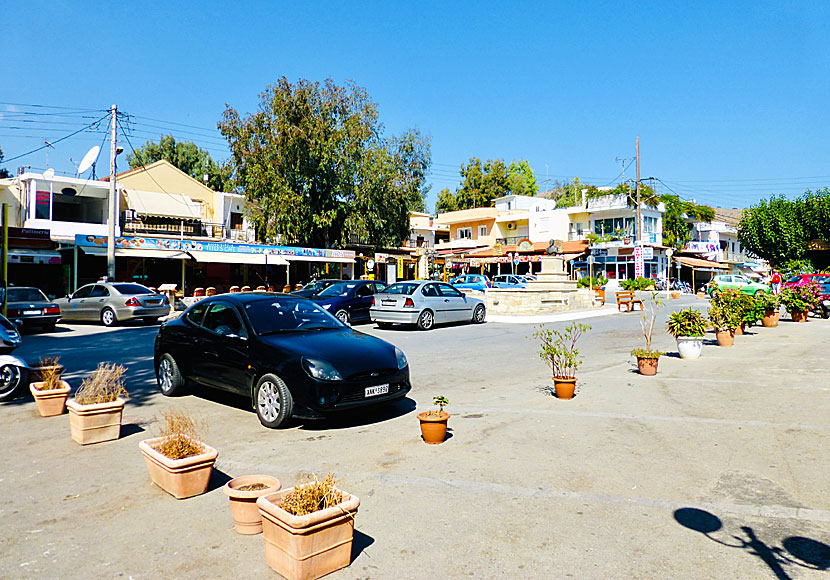 Tavernas and restaurants at the square in Georgioupolis. Crete.