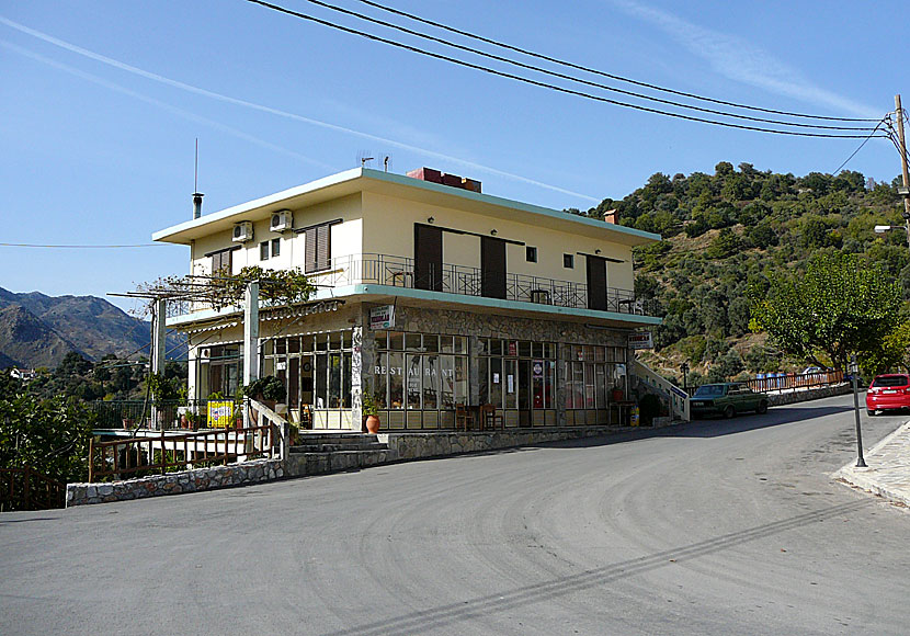 Tavernas, restaurants and cafes in Lakki on Crete.