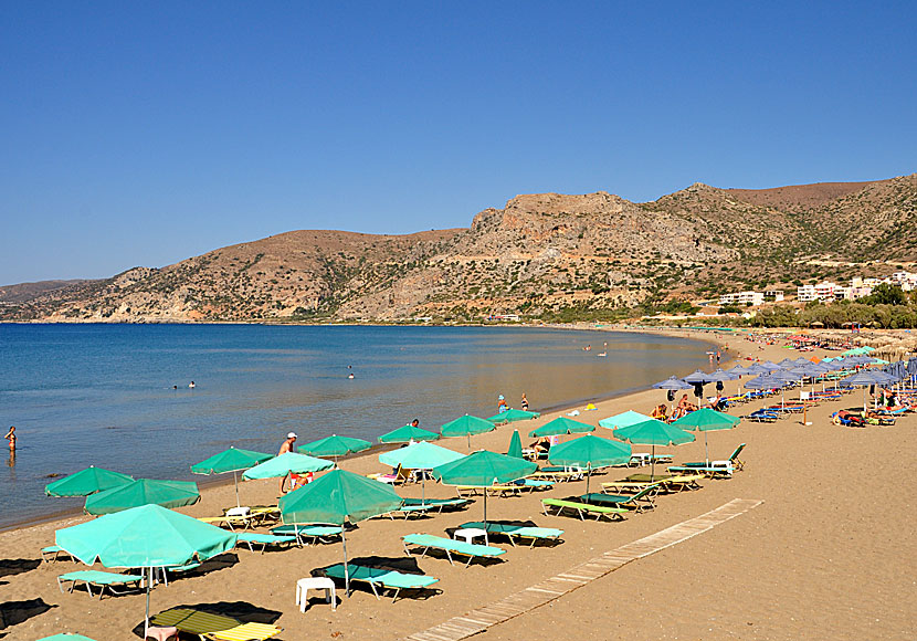 The child-friendly sandy beach in Paleochora. Crete.