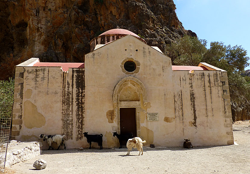 Agios Antonios church in Agiofarago Gorge dates back to the 15th century.