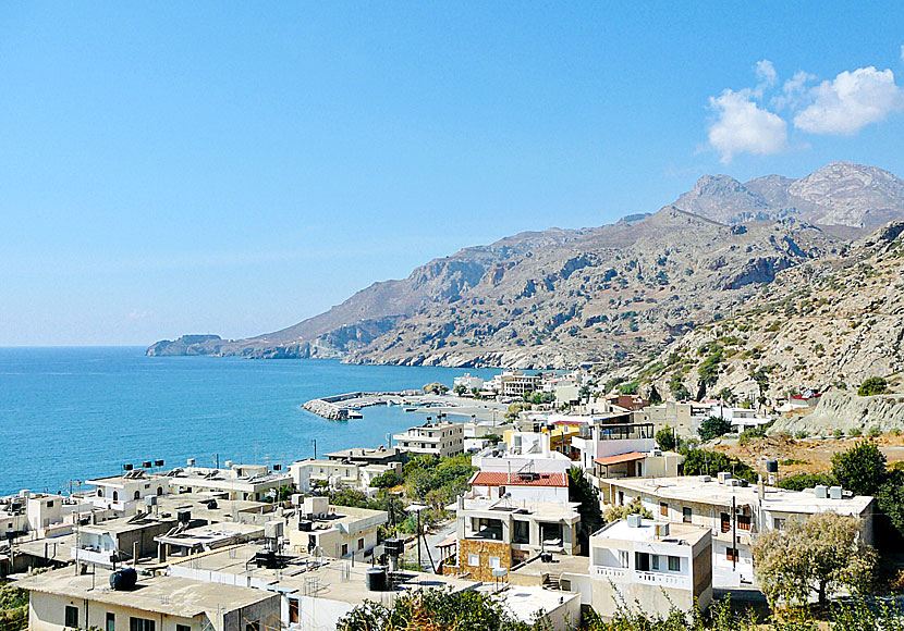 Tsoutsouros is located west of the villages of Kastri, Keratokambos, Tertsa and Mirtos in southern Crete.