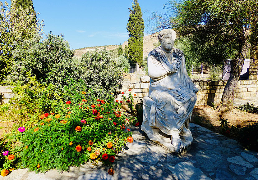 Statue of the god Zeus in Crete.