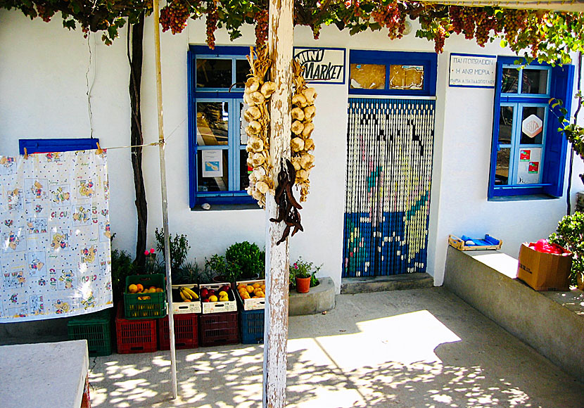 Shops, mini market, restaurants and hotels in Ano Meria on Folegandros.