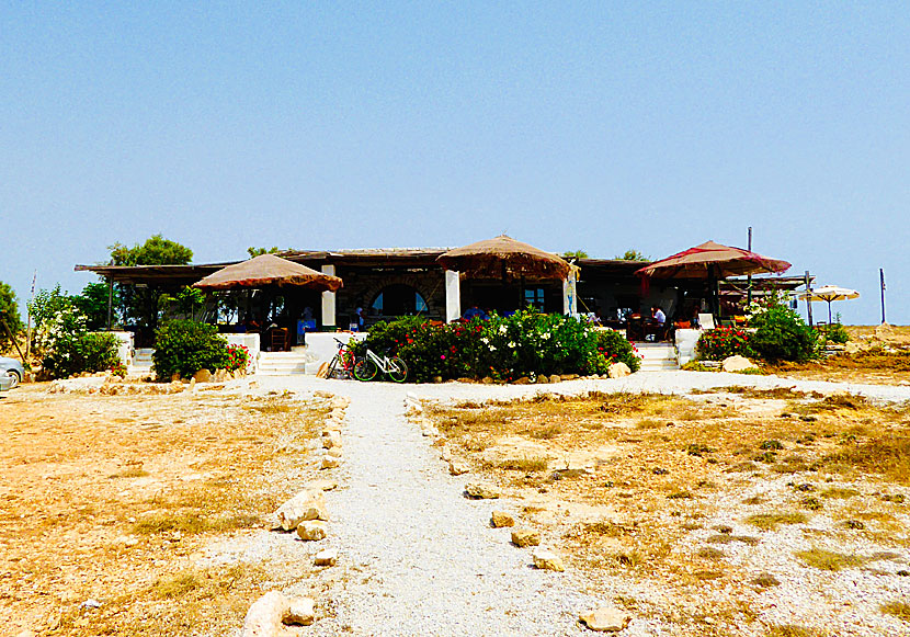Taverna and snack bar on the far side of Pori beach on Koufonissi.