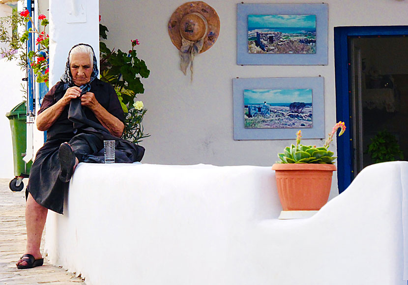 There are not only tourists at Koufonissi, there is a rich Greek everyday life as well.