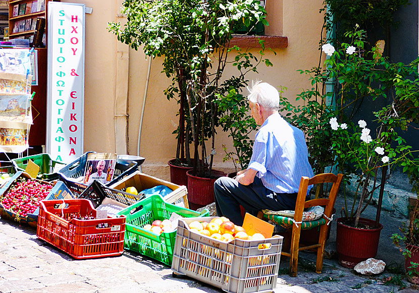 The local market in Agiasos.