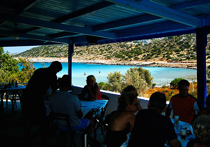 Taverna Platys Gialos on the beach of the same name.