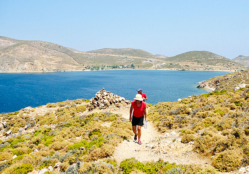 Walking from Diakofti beach to Psili Ammos takes about 30 minutes. There is also a bathing boat to the beach from the port in Skala.