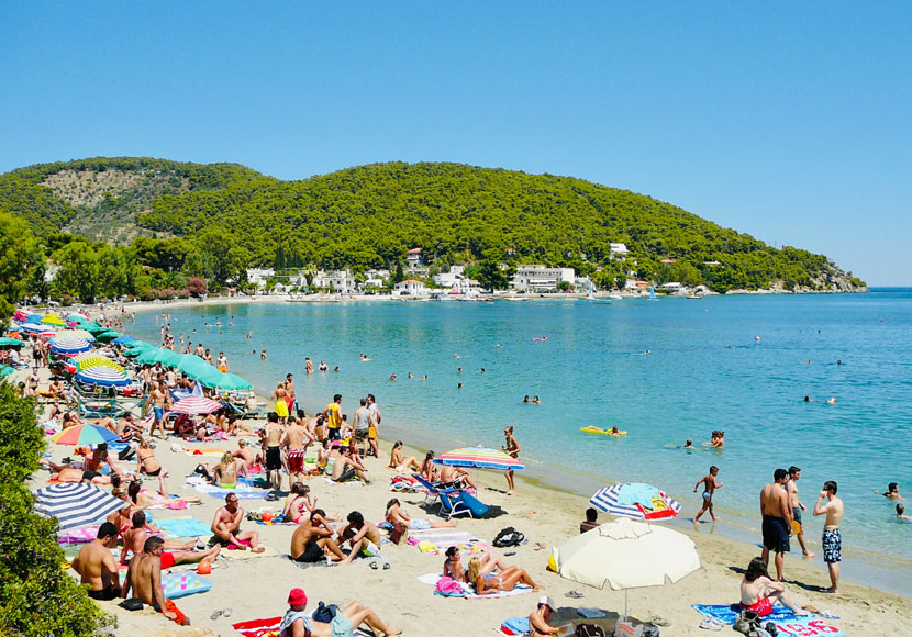 Poros most popular and best beach is Askeli beach.