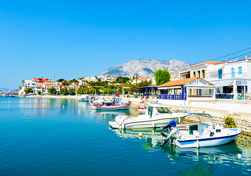 Do not miss the cosy fishing village of Ormos Marathokampos when you are in Votsalakia on Samos.