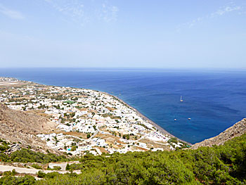 The village Kamari on Santorini.