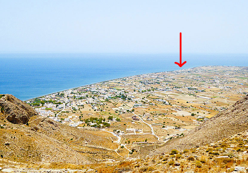 The beaches Perissa, Perivolos and Agios Georgios in Santorini.
