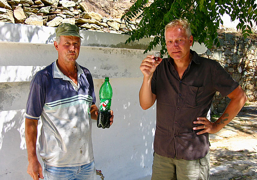 Wine tasting in Kentarchos (Kallitsos) on Serifos.