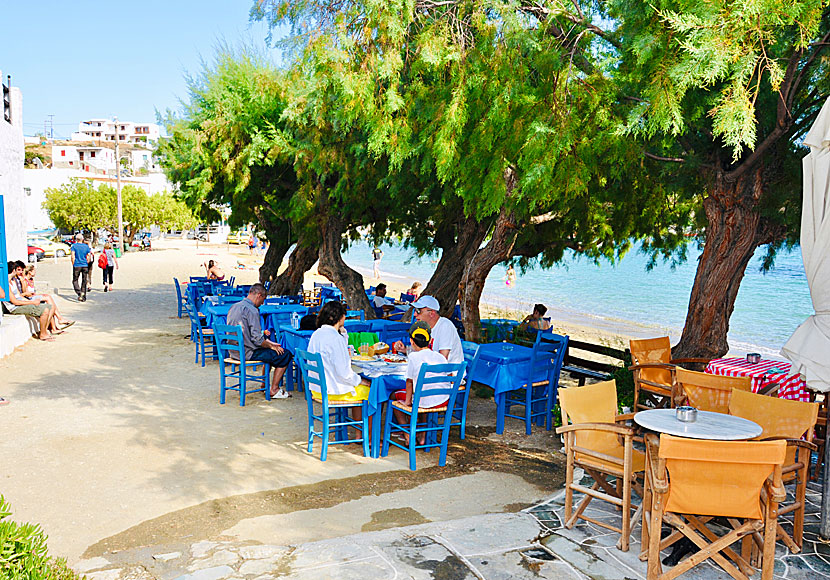 Beachside taverna and cafe in Faros.