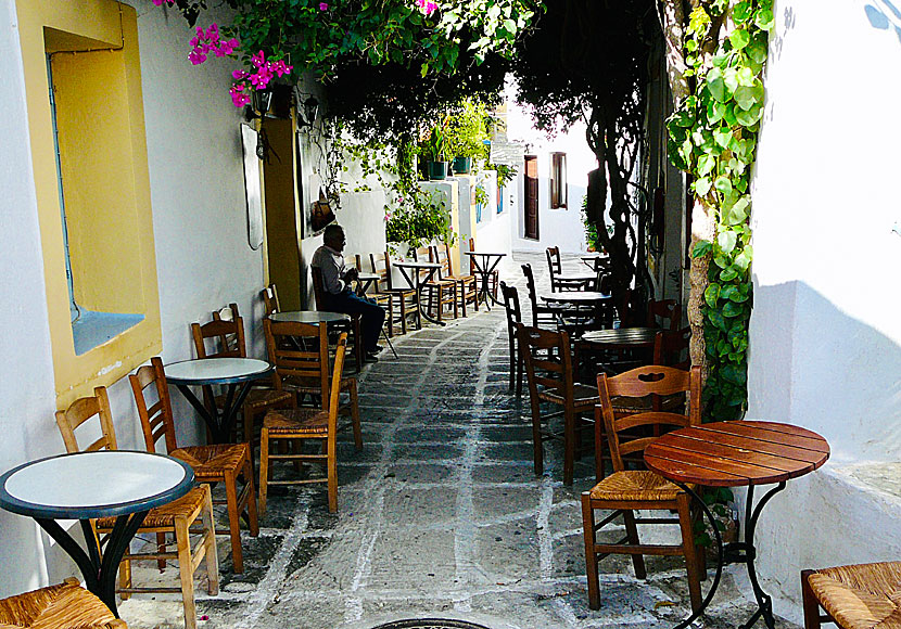 Café in Kastro on Sikinos.