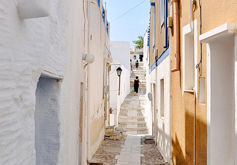 One of many cosy alleys in Ano Syros.