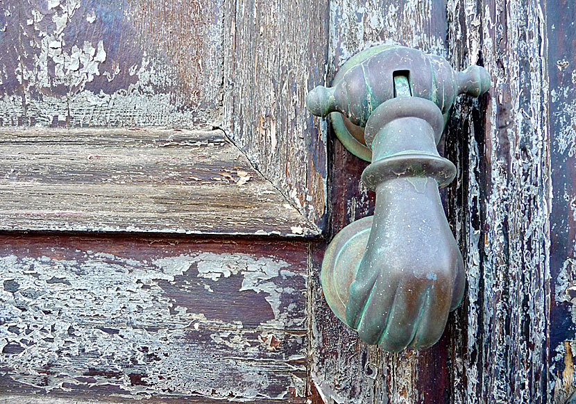 Beautiful doors, door handles and door knockers in the Cyclades.