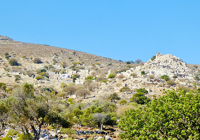 Mikro Chorio seen from the road between Livadia and Megalo Chorio.