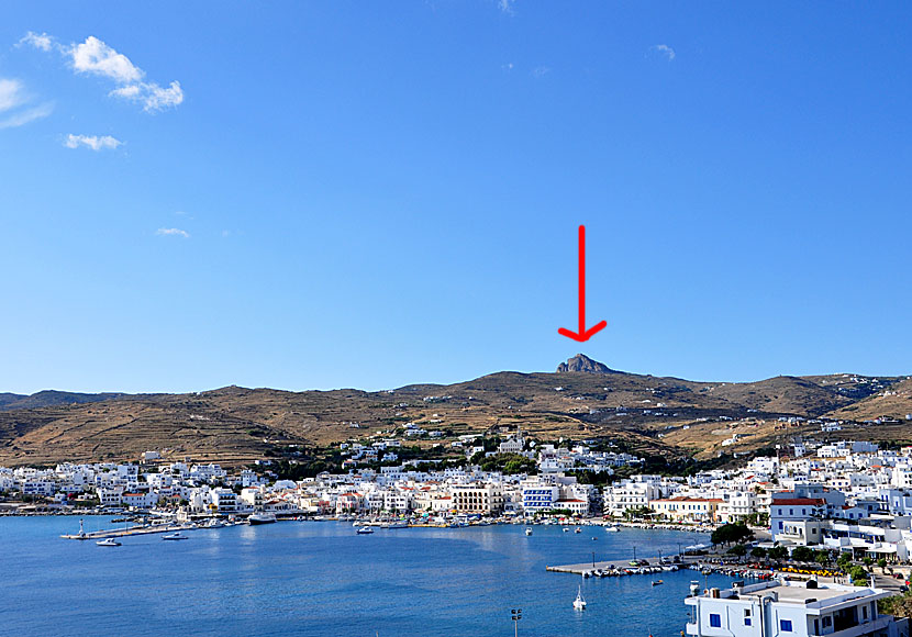 The fortress of Exobourgo is located north of Tinos town.