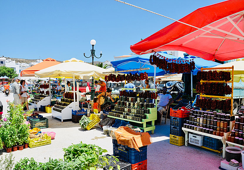 Market in the port in Tinos town where you can buy local products.