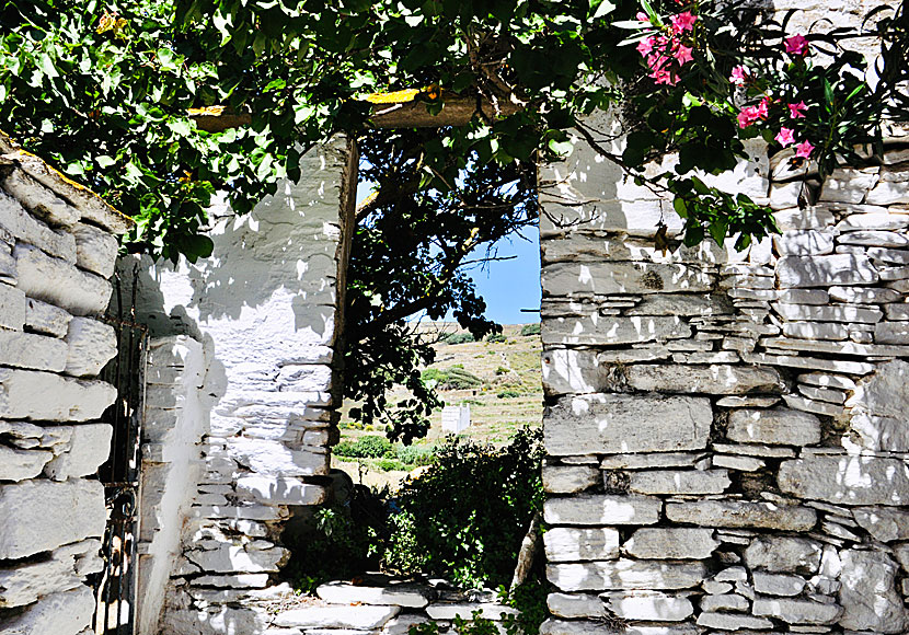 The village of Tarabados is ancient with small narrow arched alleys lined with ruins and old stone houses.
