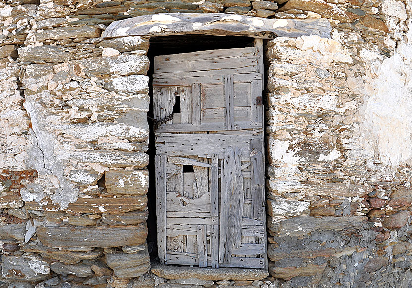 Close the door lightly when you go with Eric Andersen in Langada on Amorgos in the Cyklades in Greece.