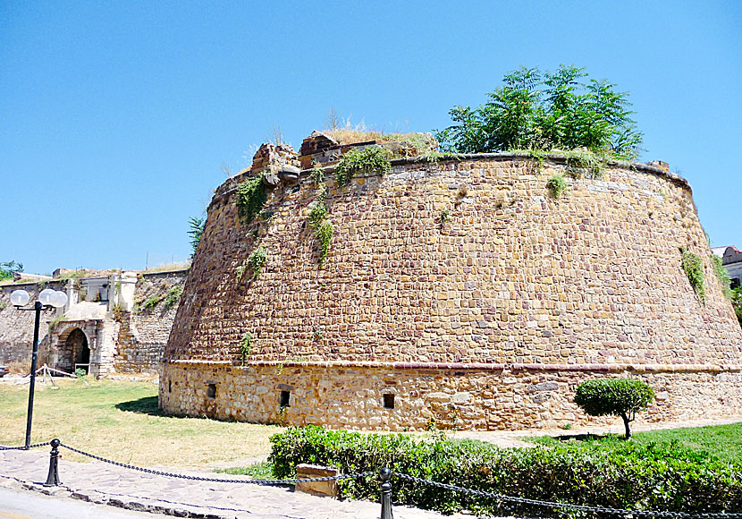 The old city wall in Chios town is similar to that of the old city of Rhodes.