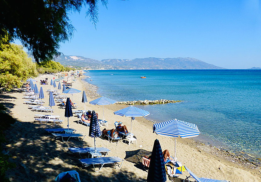 Votsalakia on southwest Samos is a tiny little tourist resort with a long, child-friendly sandy beach.