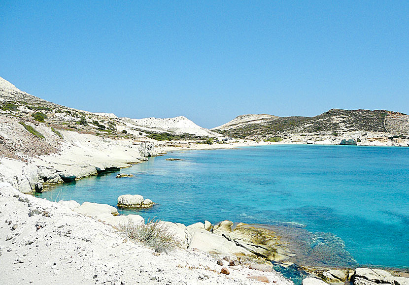 Agios Georgios and Prassa are Kimolos best beaches. 