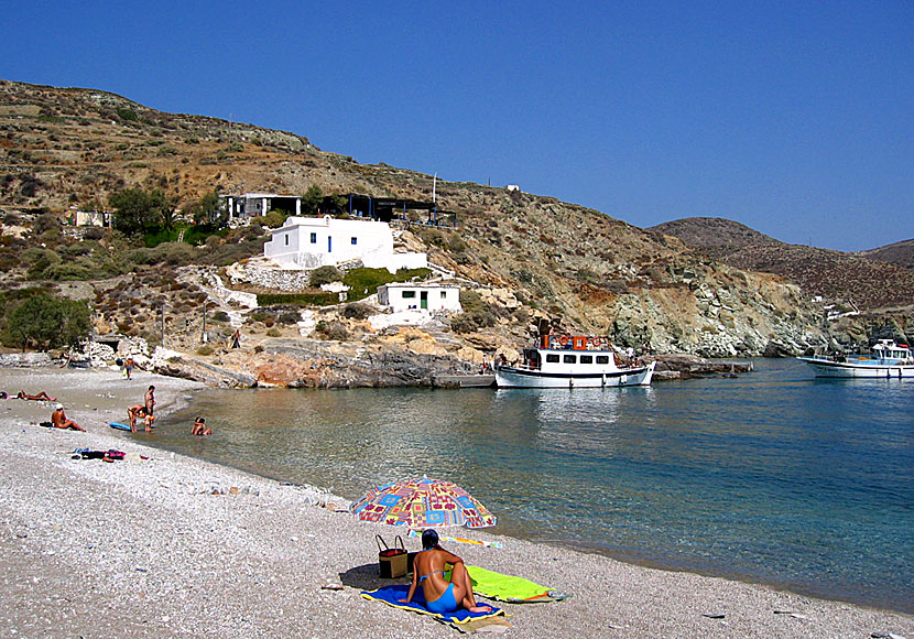 Agios Nikolaos beach  in Folegandros is only accessible by boat from the port or on foot.