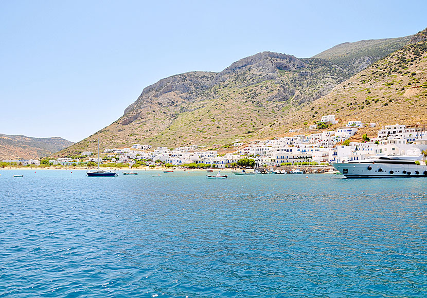 Kamares is Sifnos most popular tourist resort and is perfect for families with children.