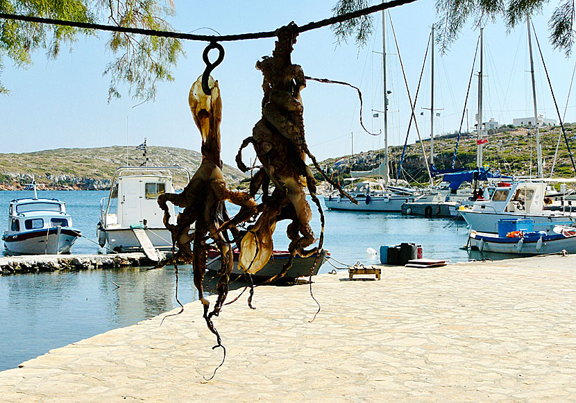 The restaurants Trypas Taverna and Nikolas Taverna in the port of Arki.