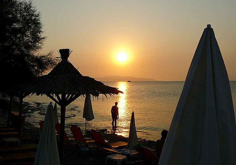 The sunset from the beach in Skala on Agistri is very beautiful.