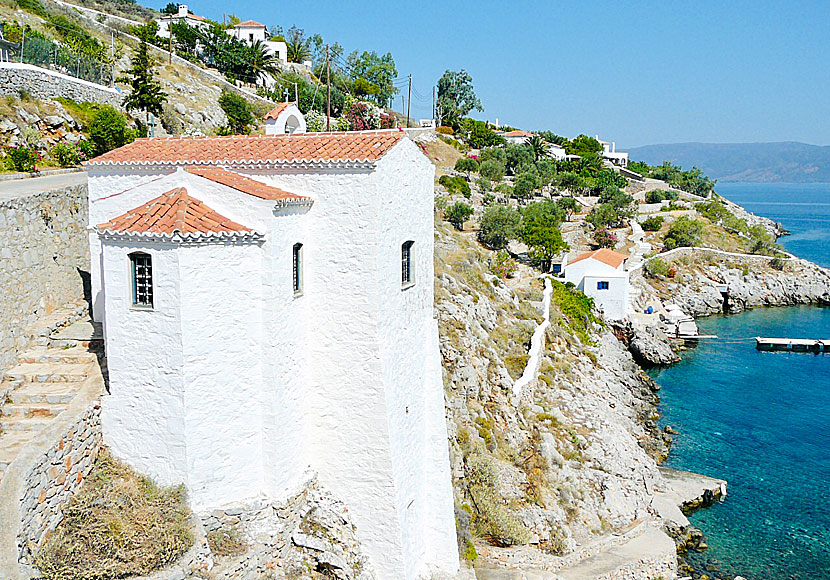 The beaches on Hydra are most easily reached on foot or by taxi boat.