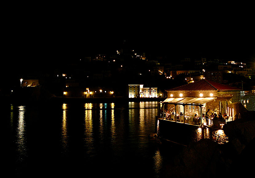 There are many good restaurants on Hydra, from luxurious tavernas to simple tavernas.
