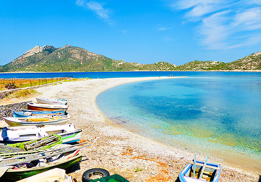 From the small port of Agios Pavlos there are beach boats to Nikouria island outside Amorgos.