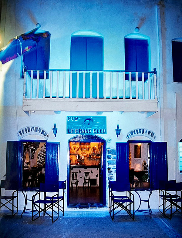 Le Grand Bleu Bar and Cafe in Katapola on Amorgos.