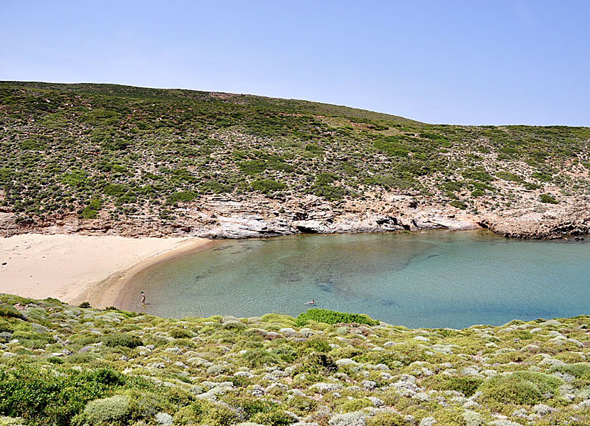 The best beaches on Andros. Mikro Ateni beach. 