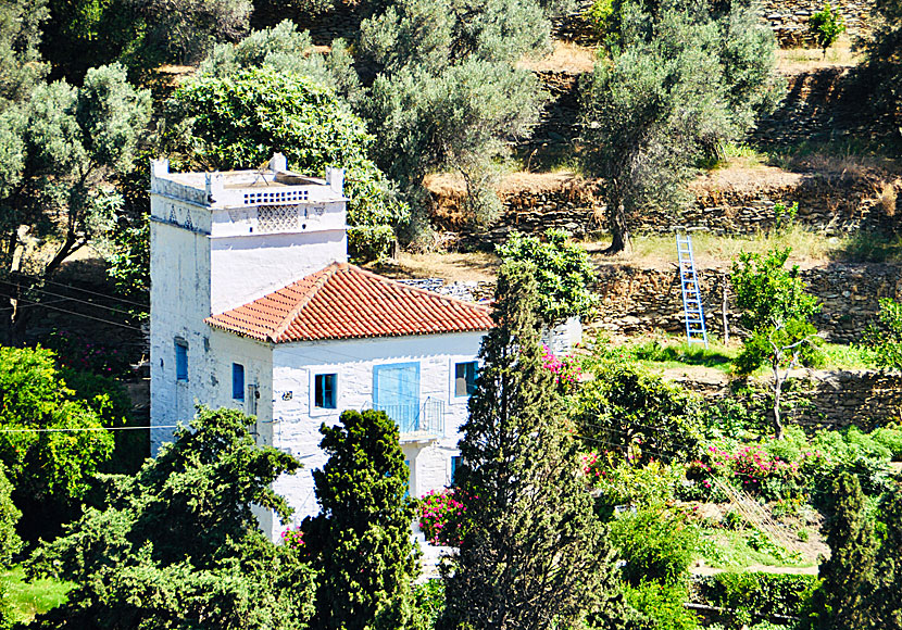 One of Andros' many dovecotes is located in Stenies.
