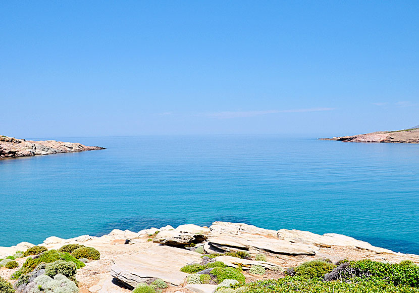 There are cliffs at the beach in Ateni from which you can jump or dive into the water and snorkel.