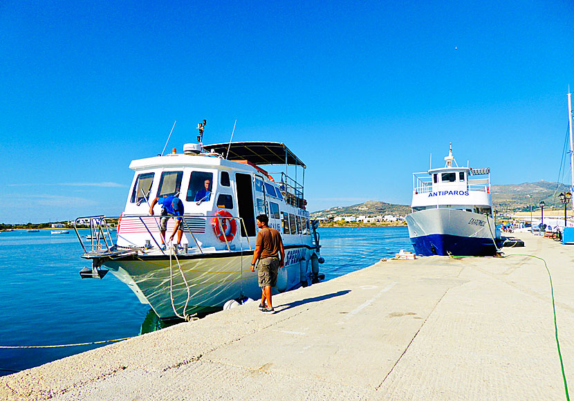 The port of Antiparos. The boats above goes to Parikia on Paros..