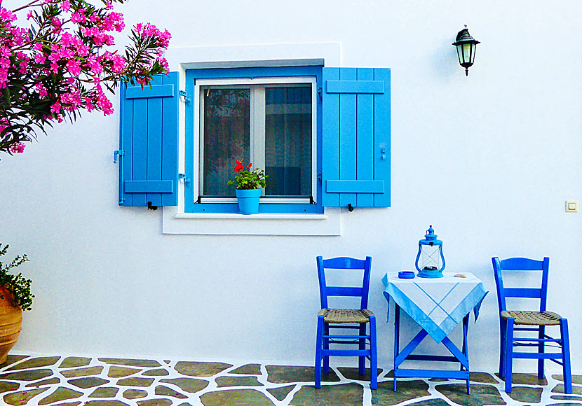 The architecture on Antiparos is typical Cycladic.