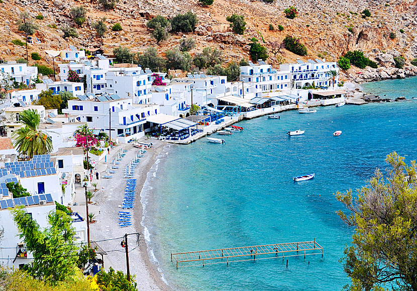 The narrow beach of Loutro.