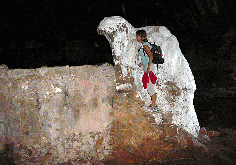 The drinking bear in Panagia Arkoudiotissa. Here you can see how big the bear is.
