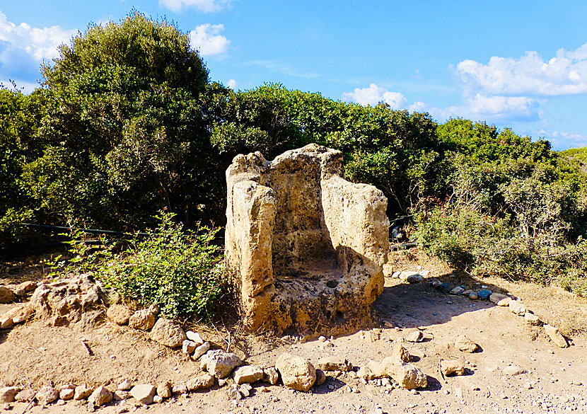 The mysterious throne at the beginning of Ancient Falassarna.